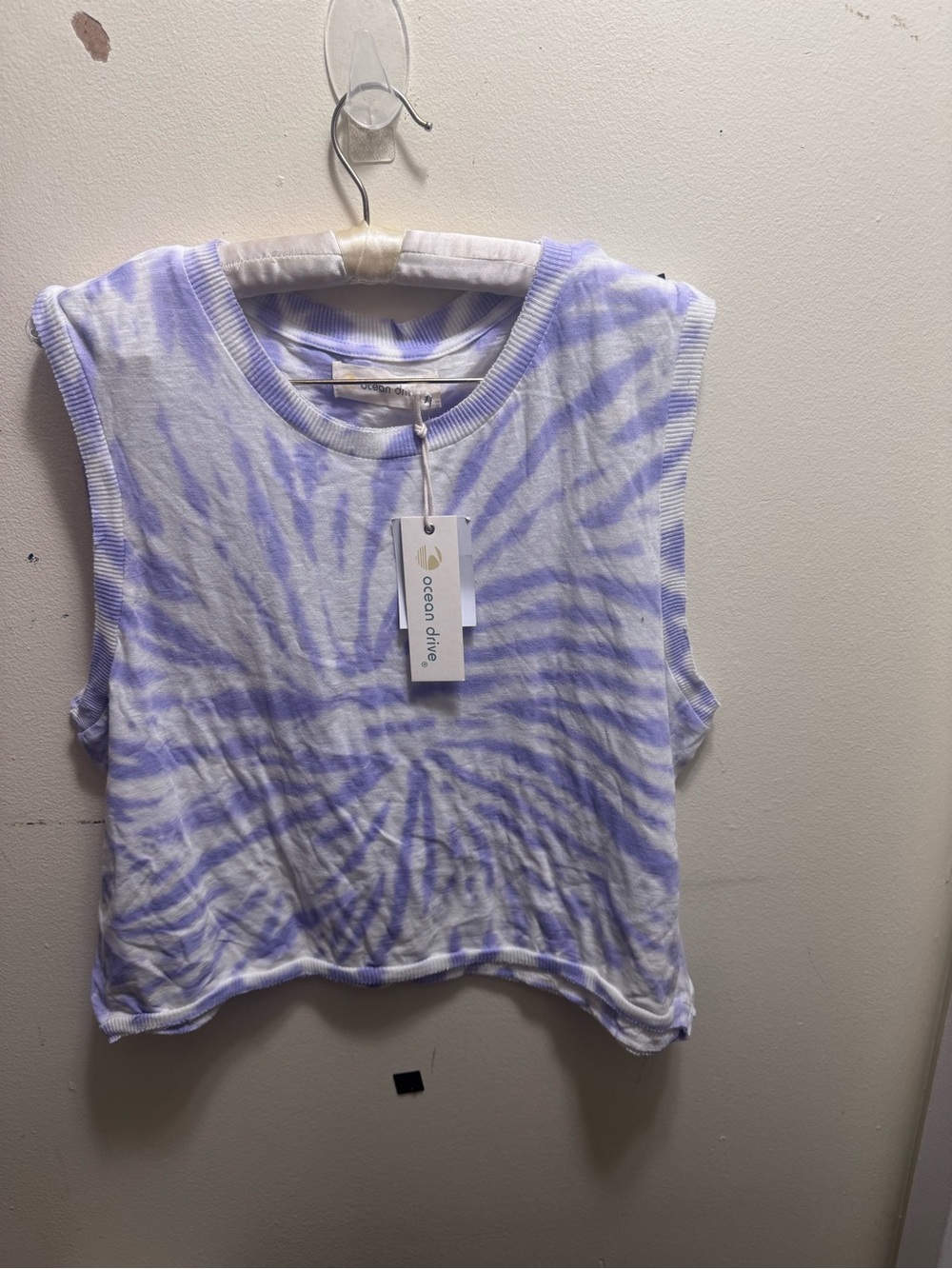 Ocean Drive Lavender Swirl Crop Tank size large